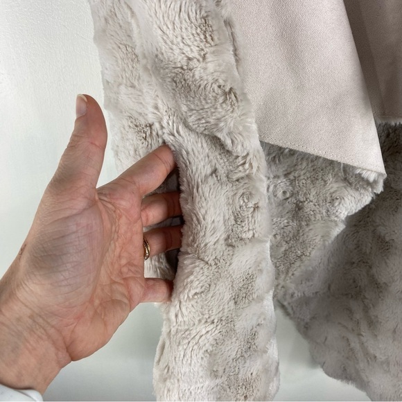 Marc New York Faux Fur Open Front‎ Flowy Winter Vest Sleeveless Jacket Medium - Picture 7 of 7